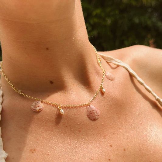 scallop shell charm necklace