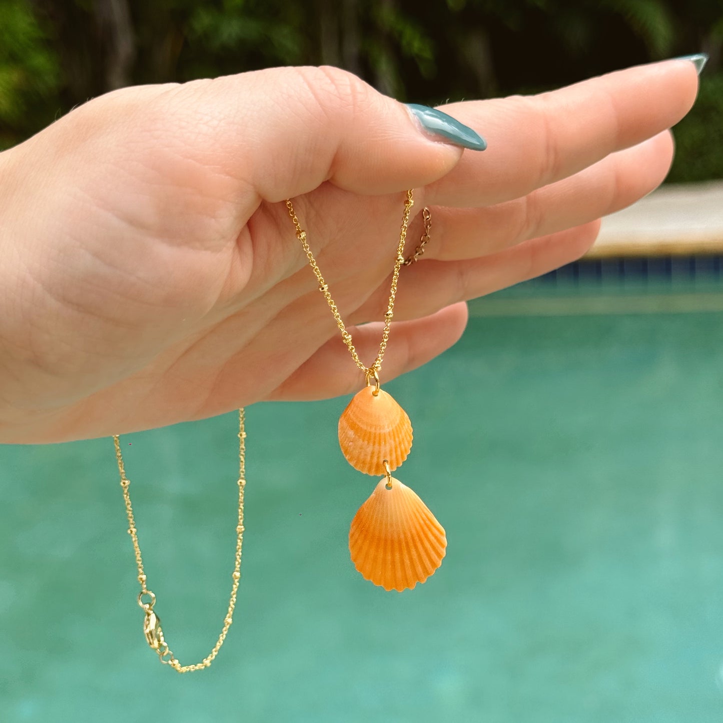 double scallop drop necklace