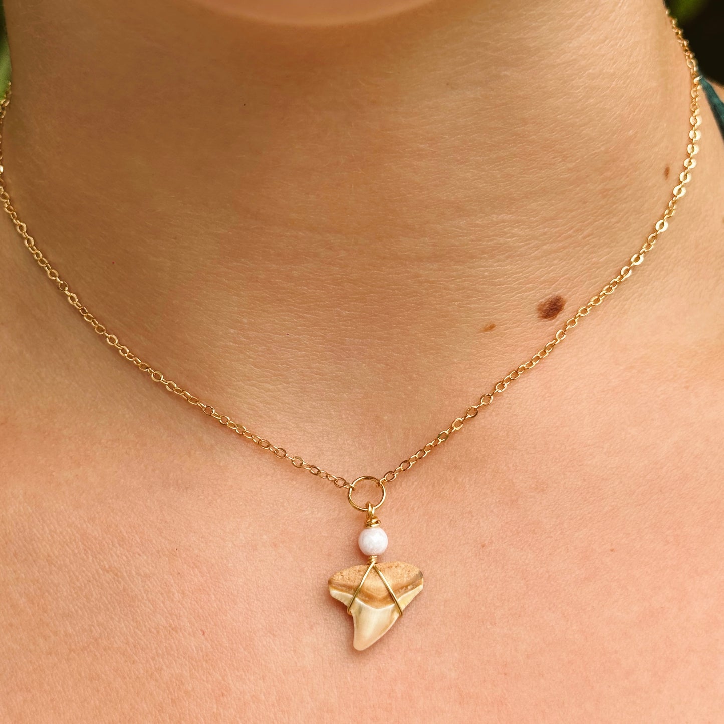 swell necklace - light pink bull