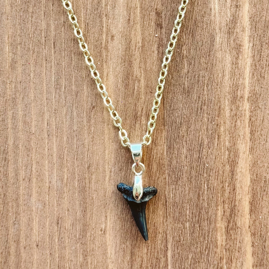 juno necklace - sand tiger