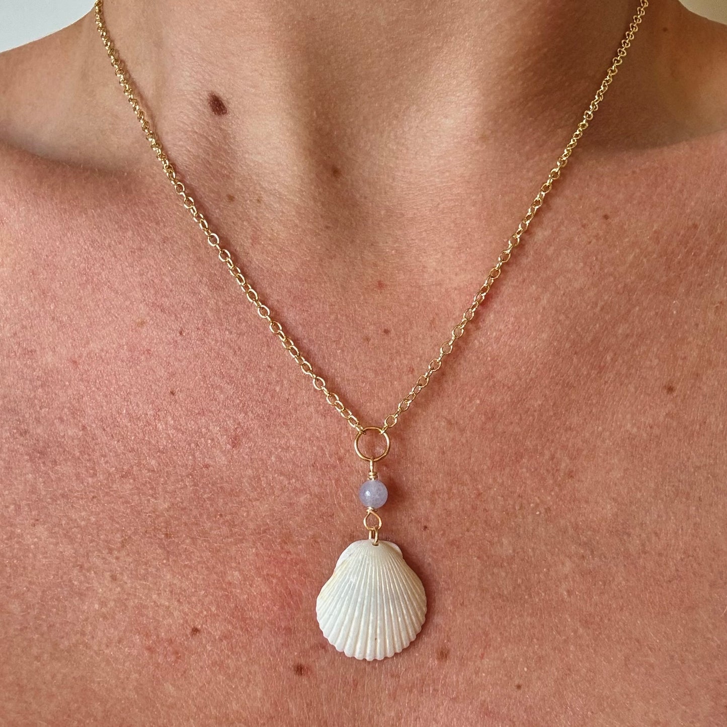 abaco necklace - white scallop