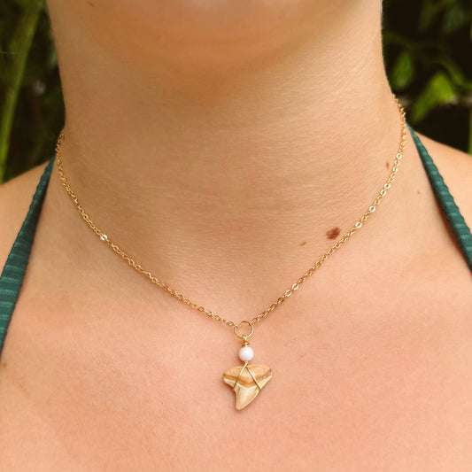 swell necklace - light pink bull