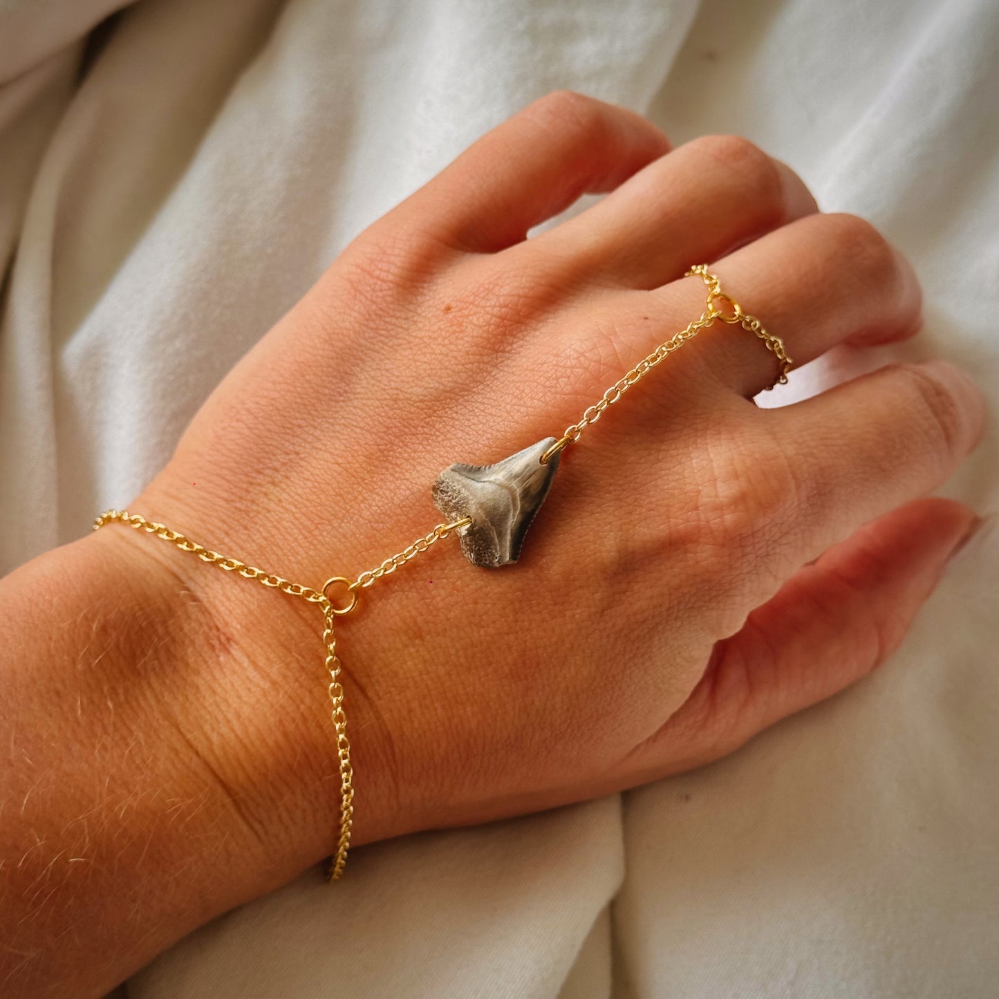 bull shark hand chain