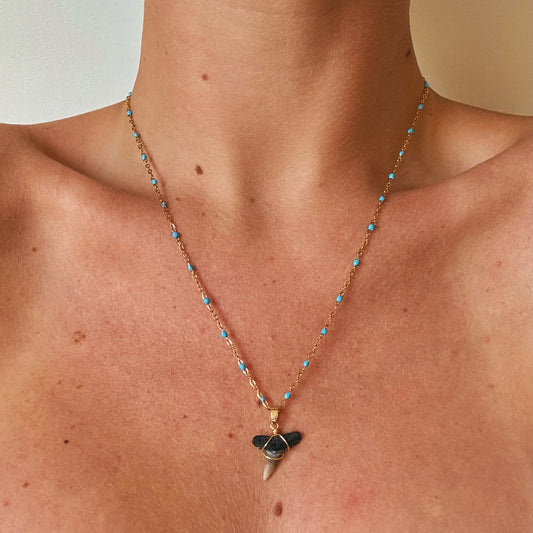 figi necklace - lemon shark
