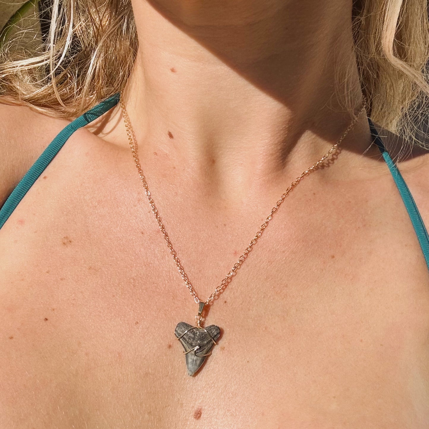 bull shark wave necklace