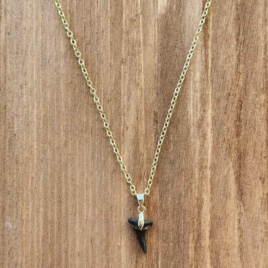 juno necklace - sand tiger
