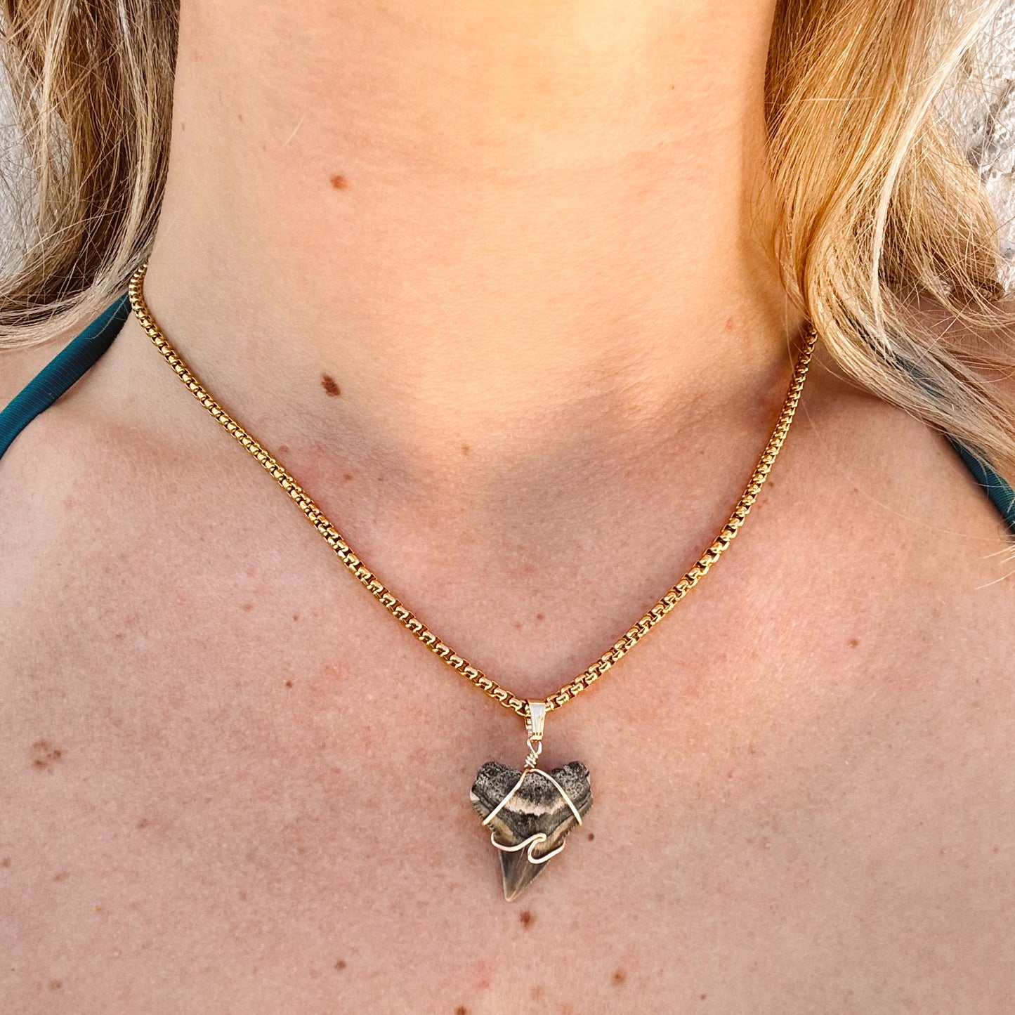 wave tooth mariner necklace