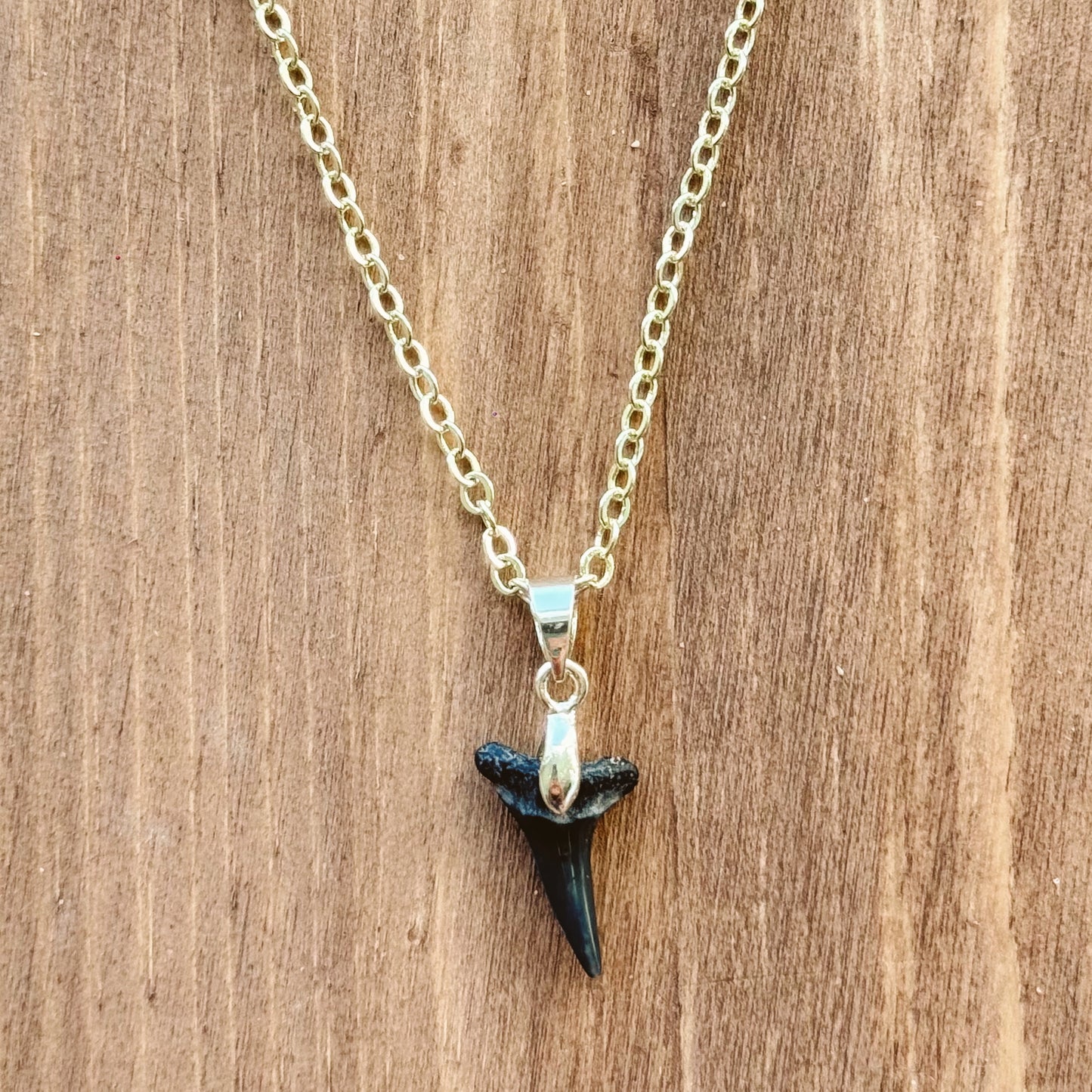 juno necklace - sand tiger