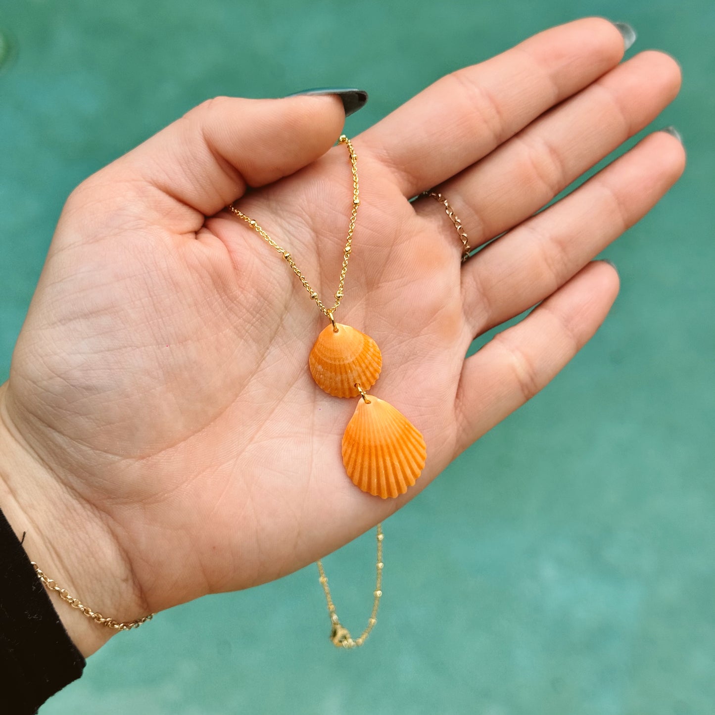 double scallop drop necklace