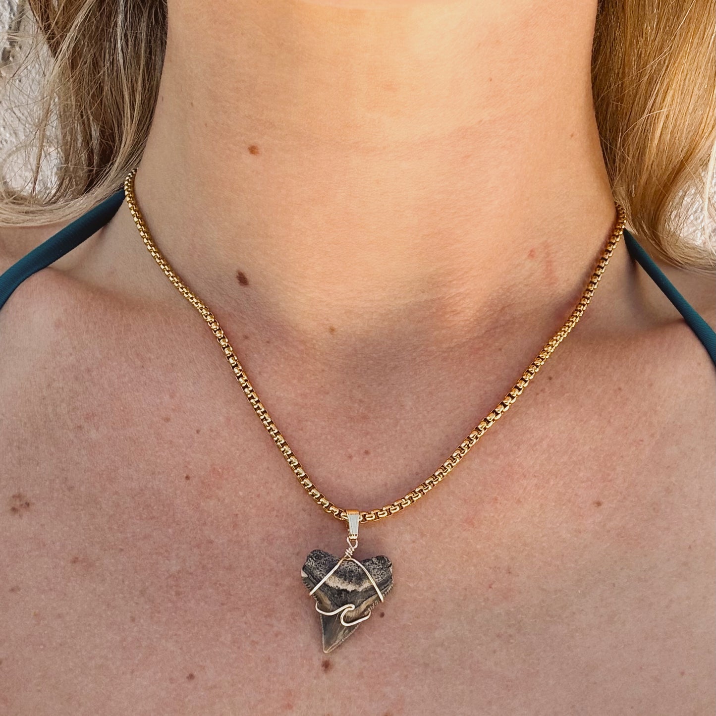 wave tooth mariner necklace