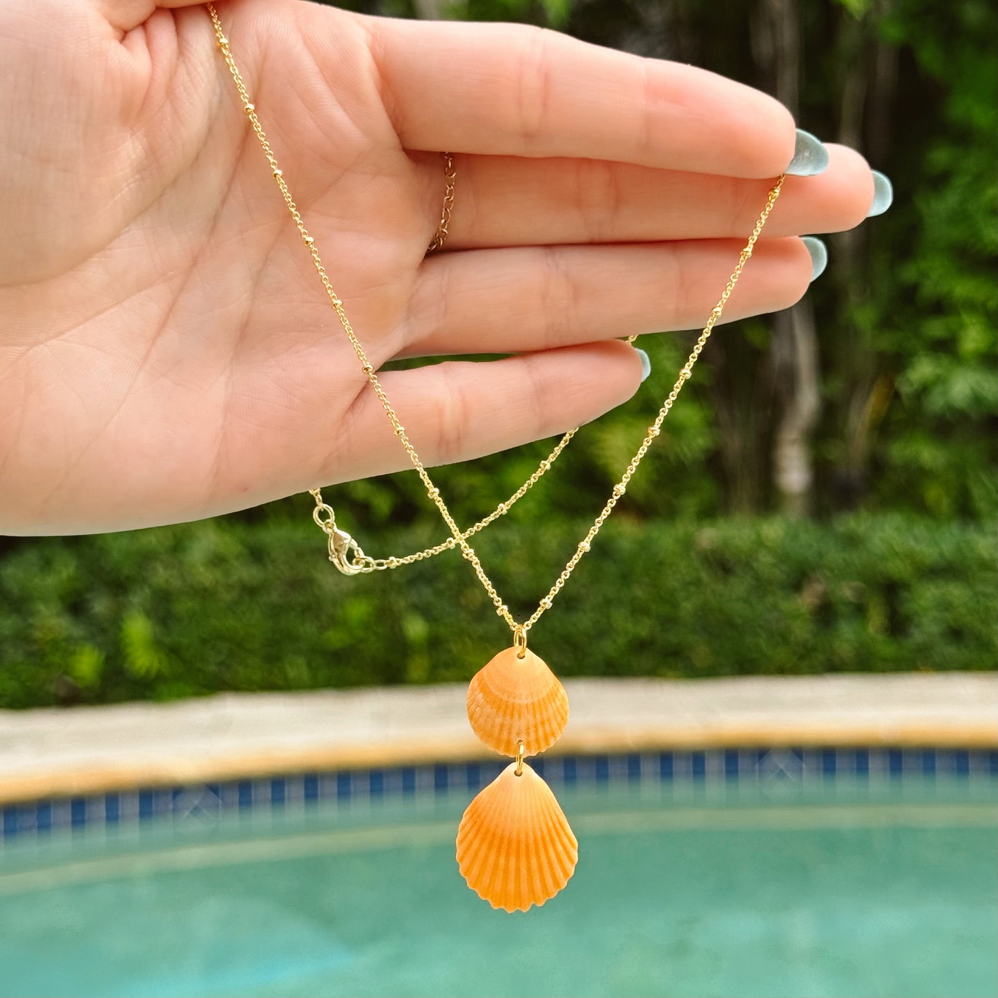 double scallop drop necklace