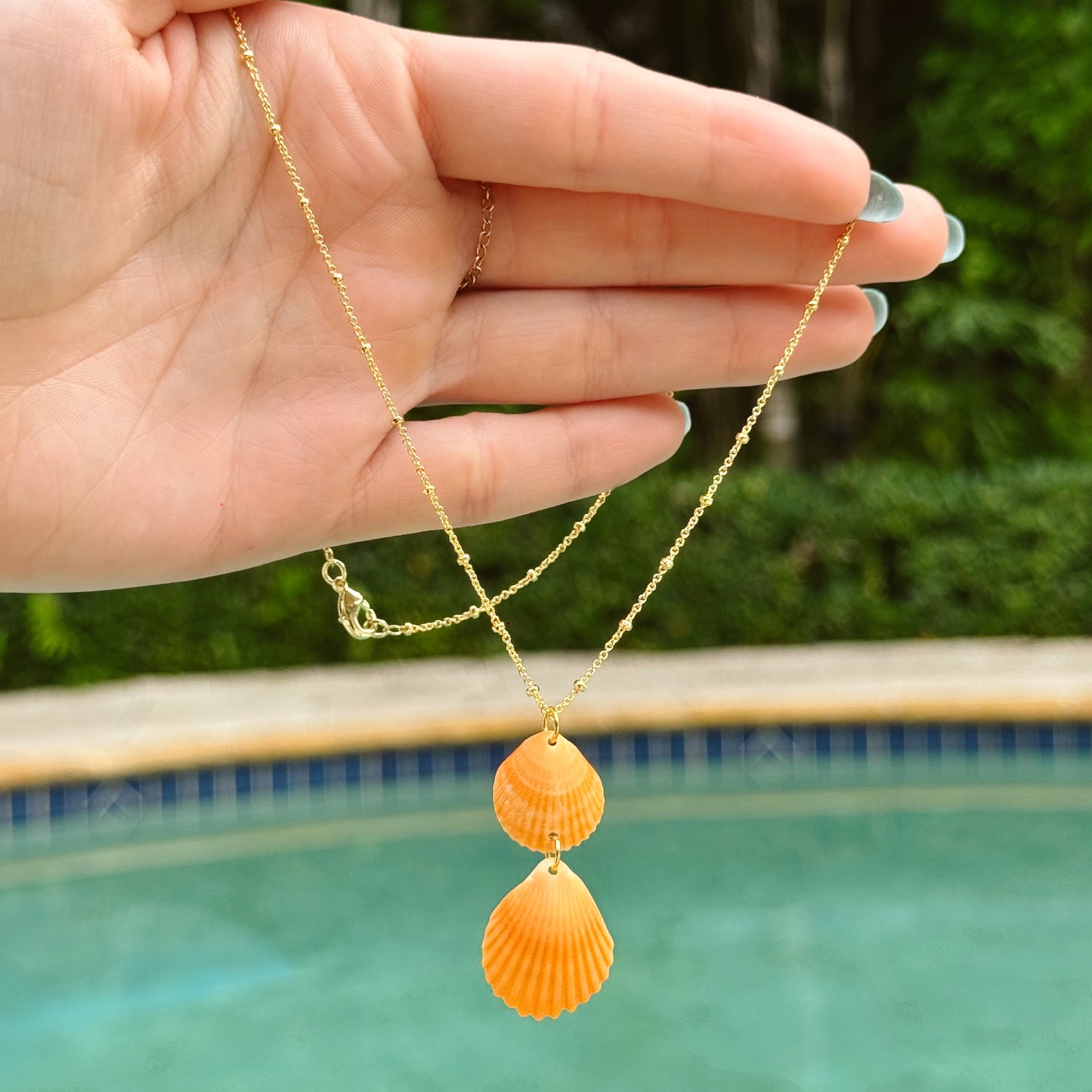 double scallop drop necklace